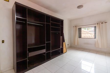 Casa à venda com 250m², 6 quartos e 3 vagasQuarto 5