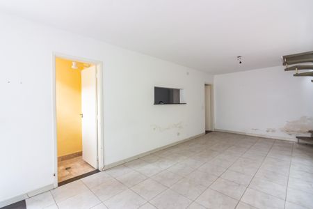 Casa à venda com 250m², 6 quartos e 3 vagasComodo 