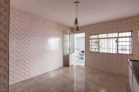 Casa à venda com 250m², 6 quartos e 3 vagasCozinha 