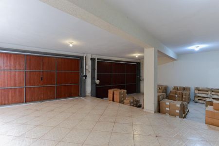 Casa à venda com 200m², 3 quartos e 3 vagas Casa à venda com 200m², 3 quartos e 3 vagasGaragem