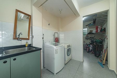 Apartamento à venda com 100m², 3 quartos e sem vaga Apartamento à venda com 100m², 3 quartos e sem vagaLavanderia