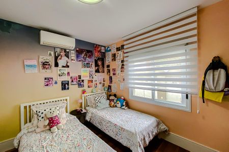 Casa à venda com 260m², 4 quartos e 3 vagas Casa à venda com 260m², 4 quartos e 3 vagasQuarto 3