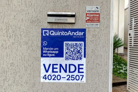 Casa à venda com 260m², 4 quartos e 3 vagas Casa à venda com 260m², 4 quartos e 3 vagasPlaquinha