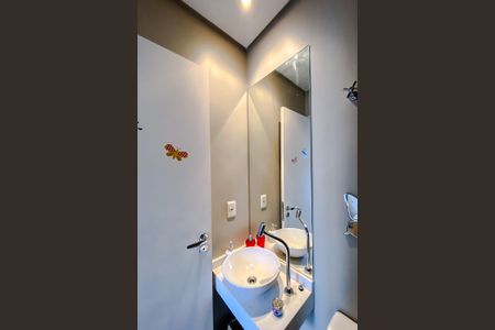 Casa à venda com 260m², 4 quartos e 3 vagas Casa à venda com 260m², 4 quartos e 3 vagasBanheiro da Suíte