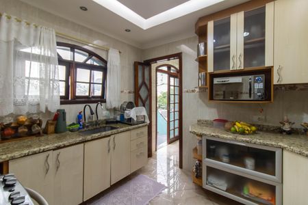Casa à venda com 240m², 4 quartos e 2 vagasCozinha