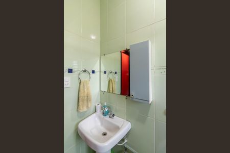 Casa à venda com 240m², 4 quartos e 2 vagasBanheiro