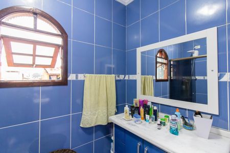 Casa à venda com 240m², 4 quartos e 2 vagasSuíte