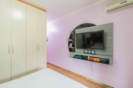 Casa à venda com 240m², 4 quartos e 2 vagasSuíte 