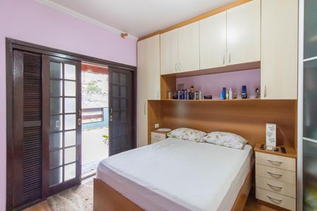 Casa à venda com 240m², 4 quartos e 2 vagasSuíte 