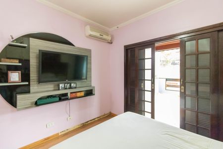 Casa à venda com 240m², 4 quartos e 2 vagasSuíte 