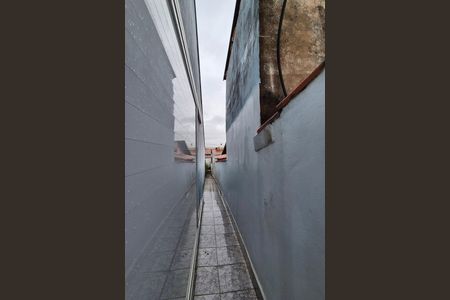 Casa à venda com 85m², 2 quartos e 1 vagaCorredor de Acesso 