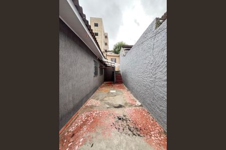 Casa para alugar com 100m², 2 quartos e 1 vagaQuintal