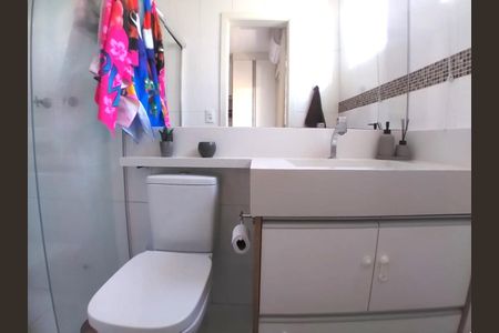 Casa de condomínio à venda com 79m², 2 quartos e 2 vagas Casa de condomínio à venda com 79m², 2 quartos e 2 vagasBanheiro da Suíte