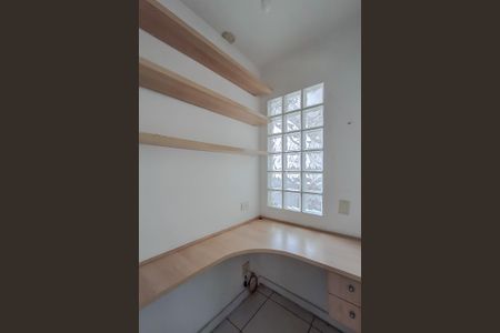 Apartamento à venda com 72m², 2 quartos e 1 vagaEscritório