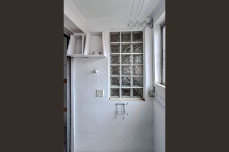 Apartamento à venda com 72m², 2 quartos e 1 vagaÁrea de Serviço