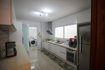 Casa de condomínio para alugar com 269m², 4 quartos e 2 vagas