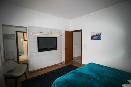 Casa de condomínio para alugar com 269m², 4 quartos e 2 vagas