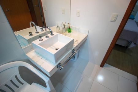 Casa de condomínio para alugar com 269m², 4 quartos e 2 vagas