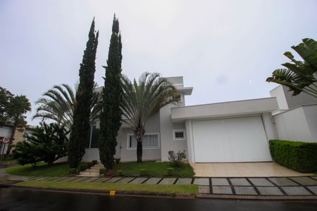 Casa de condomínio para alugar com 269m², 4 quartos e 2 vagas