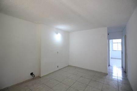 Sala de apartamento para alugar com 2 quartos, 57m² em Taquara, Rio de Janeiro