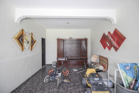 Casa para alugar com 200m², 2 quartos e 2 vagasSala