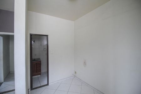 Casa para alugar com 200m², 2 quartos e 2 vagasSuíte
