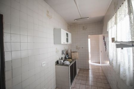 Casa para alugar com 200m², 2 quartos e 2 vagasCozinha