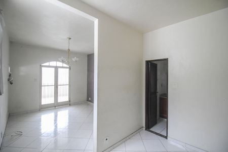 Casa para alugar com 200m², 2 quartos e 2 vagasSuíte
