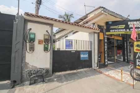 Casa para alugar com 200m², 2 quartos e 2 vagasFachada