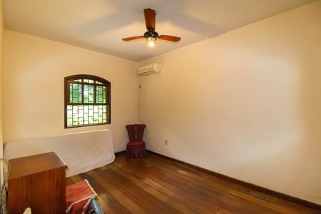 Casa à venda com 800m², 2 quartos e 4 vagas