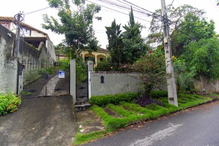 Casa à venda com 800m², 2 quartos e 4 vagas