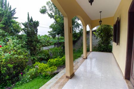 Casa à venda com 800m², 2 quartos e 4 vagas