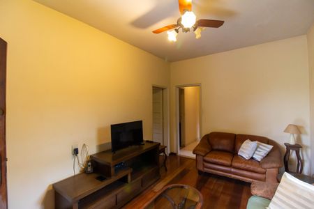 Casa à venda com 2 quartos, 800m² em Badu, Niterói