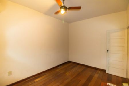 Casa à venda com 800m², 2 quartos e 4 vagas