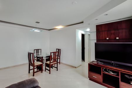 Apartamento à venda com 72m², 2 quartos e 1 vagaSala