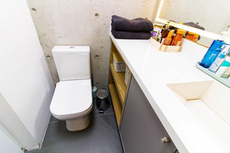 Apartamento à venda com 70m², 1 quarto e 2 vagasBanheiro