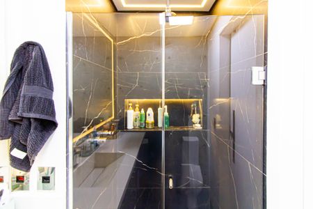 Apartamento à venda com 70m², 1 quarto e 2 vagasBanheiro