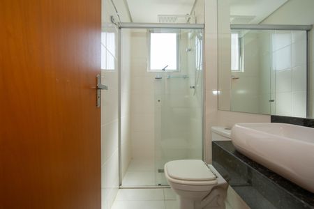 Apartamento à venda com 57m², 2 quartos e 2 vagasBANHEIRO2