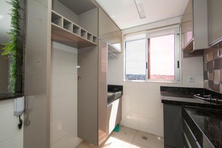 Apartamento à venda com 57m², 2 quartos e 2 vagasCOZINHA