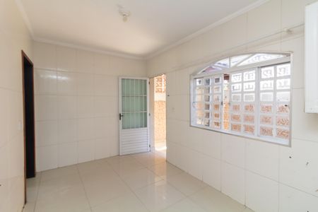 Casa para alugar com 200m², 2 quartos e 2 vagas Casa para alugar com 200m², 2 quartos e 2 vagasCozinha