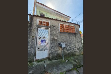 Casa para alugar com 200m², 2 quartos e 2 vagas Casa para alugar com 200m², 2 quartos e 2 vagasFachada