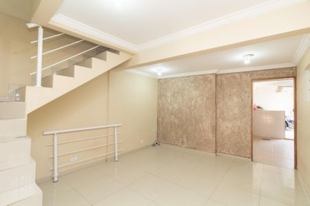 Casa para alugar com 200m², 2 quartos e 2 vagas Casa para alugar com 200m², 2 quartos e 2 vagasSala