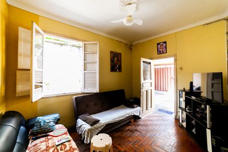 Sala de casa à venda com 4 quartos, 400m² em Sagrada Família, Belo Horizonte