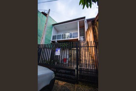 Casa para alugar com 214m², 1 quarto e 1 vaga Casa para alugar com 214m², 1 quarto e 1 vagaFachada