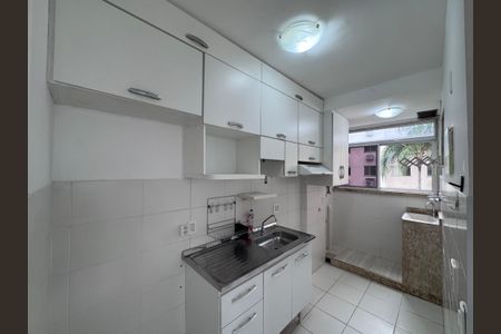 Apartamento à venda com 53m², 3 quartos e 1 vaga Apartamento à venda com 53m², 3 quartos e 1 vagaCozinha e Área de Serviço