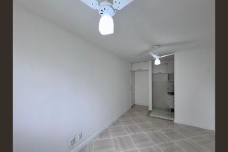 Sala de apartamento à venda com 3 quartos, 72m² em Vargem Grande, Rio de Janeiro