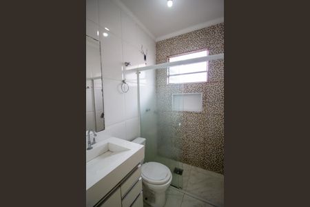 Casa de condomínio para alugar com 83m², 2 quartos e 2 vagasBanheiro