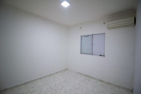 Casa de condomínio para alugar com 83m², 2 quartos e 2 vagasSuíte