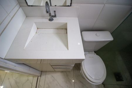 Casa de condomínio para alugar com 83m², 2 quartos e 2 vagasBanheiro