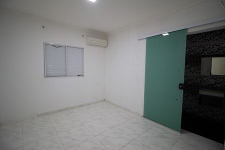 Casa de condomínio para alugar com 83m², 2 quartos e 2 vagasSuíte